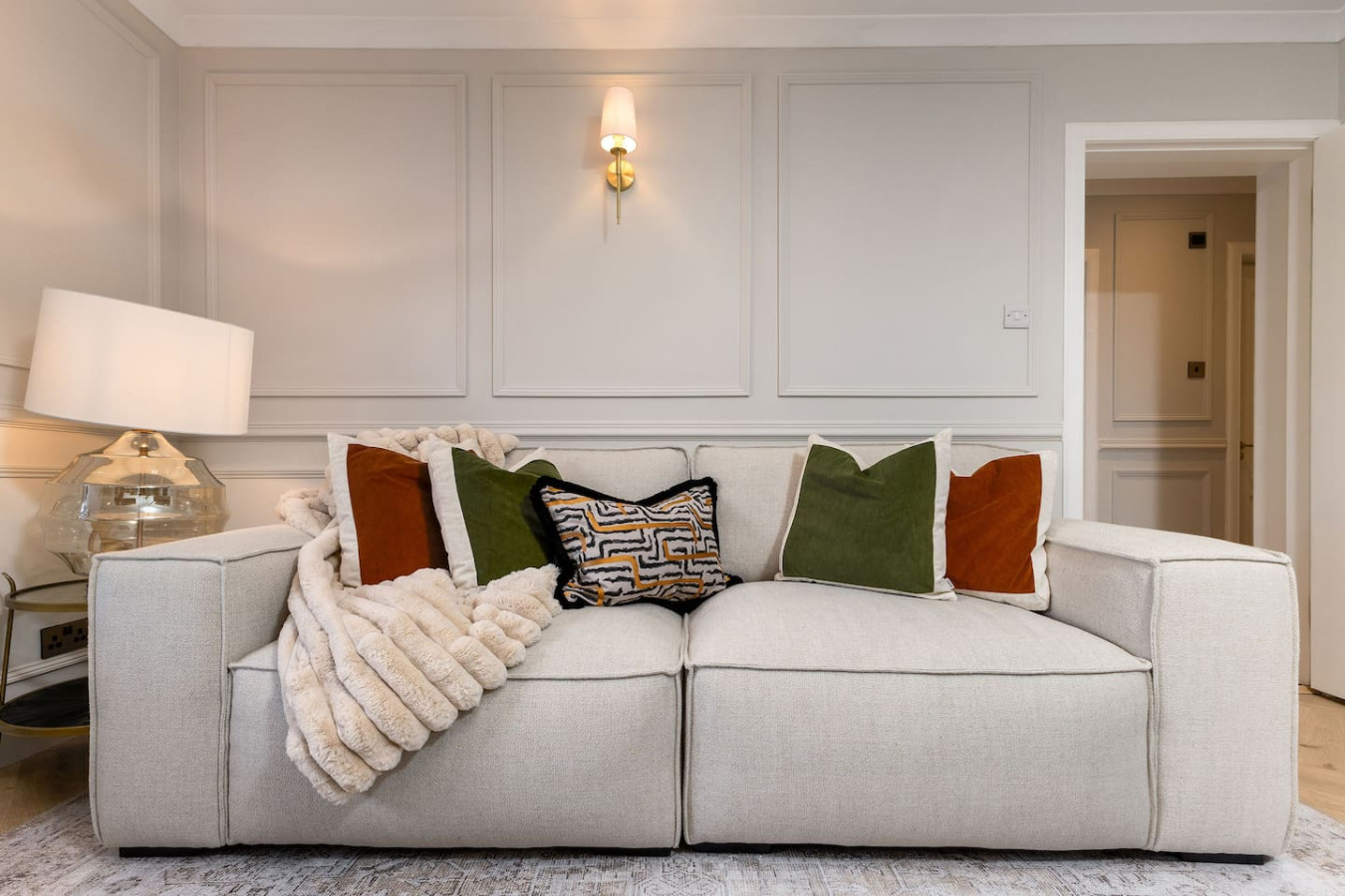 Emerald Suite, The Stirling Residence in 2A Viewfield Place, Stirling, FK81NQ - Property image 6 - VivreStays