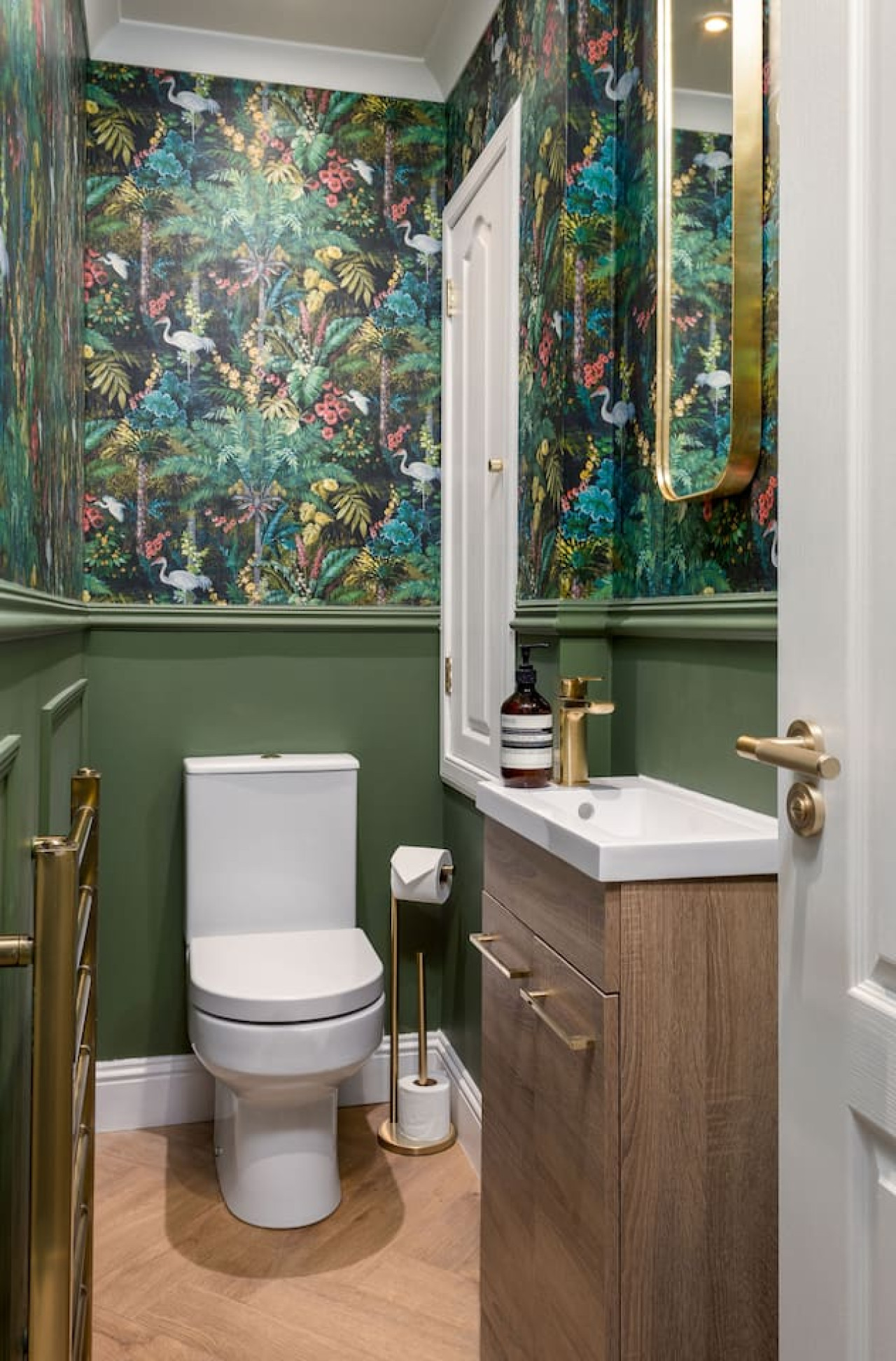 Emerald Suite, The Stirling Residence in 2A Viewfield Place, Stirling, FK81NQ - Property image 15 - VivreStays