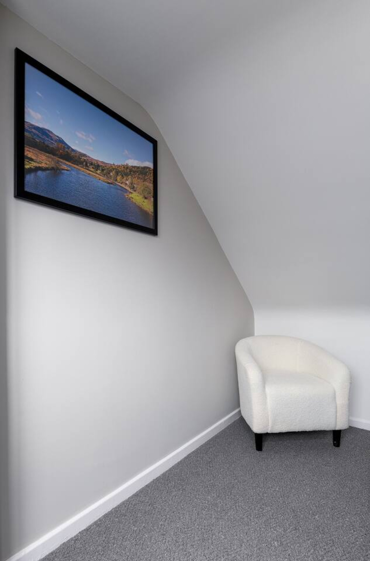 Modern Comfort in Historic Callander in 68B Main Street - Property image 19 - VivreStays