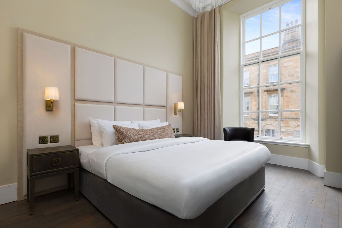 Luxury 4 Bed | Lift - Blythswood Square Apartment in 188 West Regent Street - Property image 56 - VivreStays