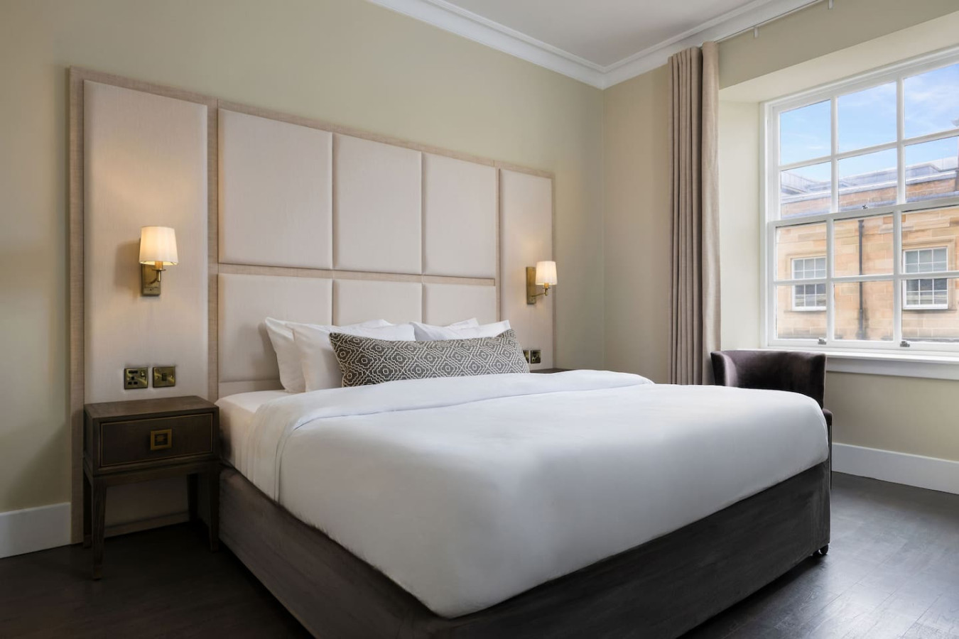 Luxury 4 Bed | Lift - Blythswood Square Apartment in 188 West Regent Street - Property image 48 - VivreStays
