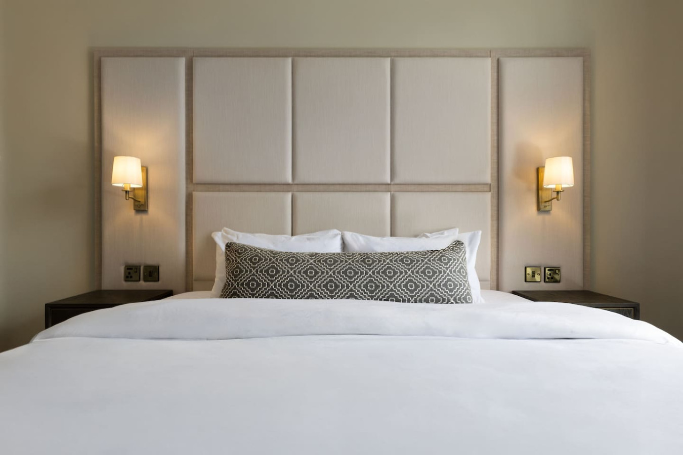 Luxury 4 Bed | Lift - Blythswood Square Apartment in 188 West Regent Street - Property image 49 - VivreStays