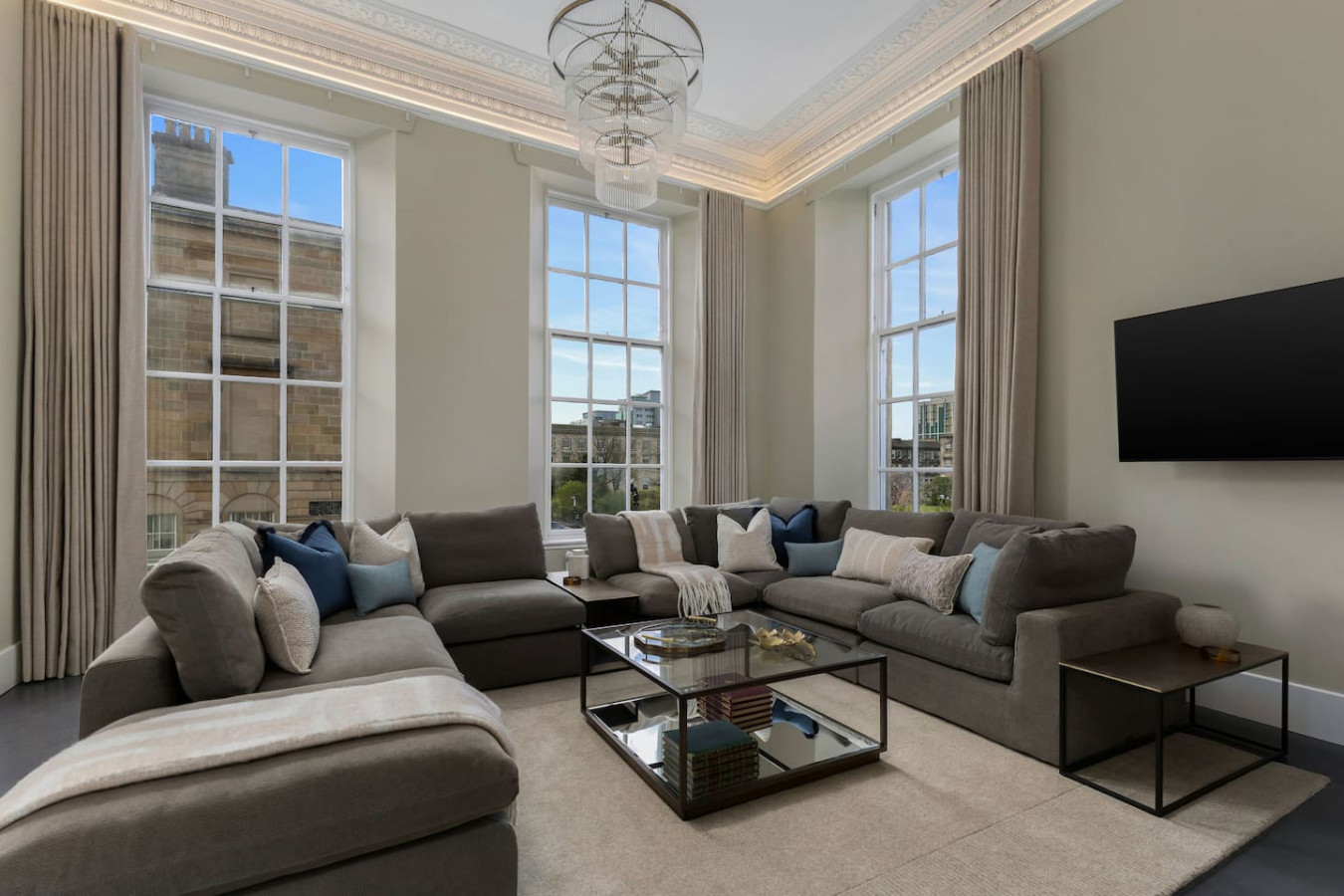 Luxury 4 Bed | Lift - Blythswood Square Apartment in 188 West Regent Street - Property image 14 - VivreStays