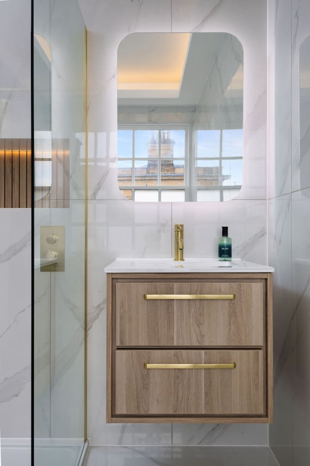 Luxury 4 Bed | Lift - Blythswood Square Apartment in 188 West Regent Street - Property image 45 - VivreStays