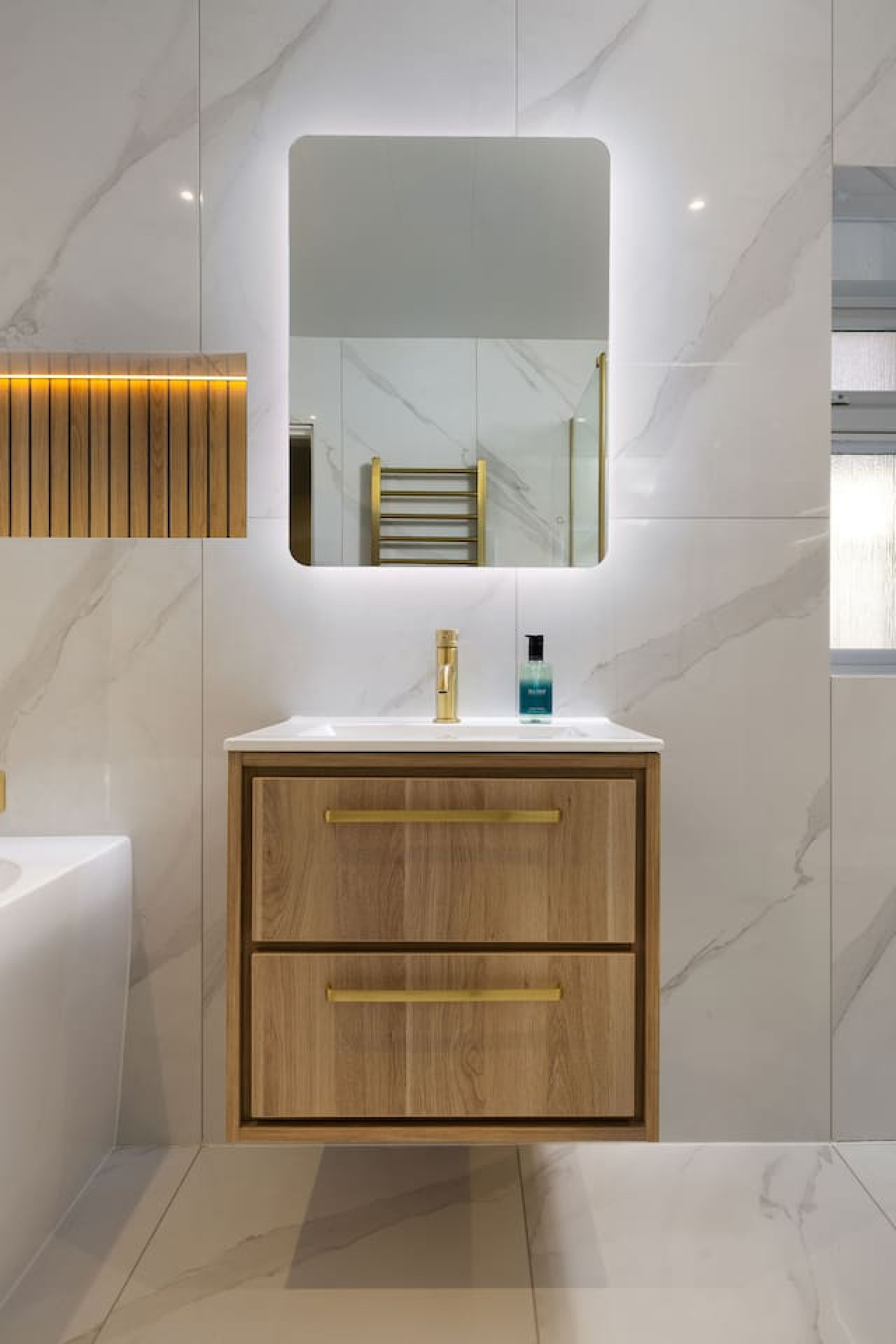 Luxury 4 Bed | Lift - Blythswood Square Apartment in 188 West Regent Street - Property image 25 - VivreStays