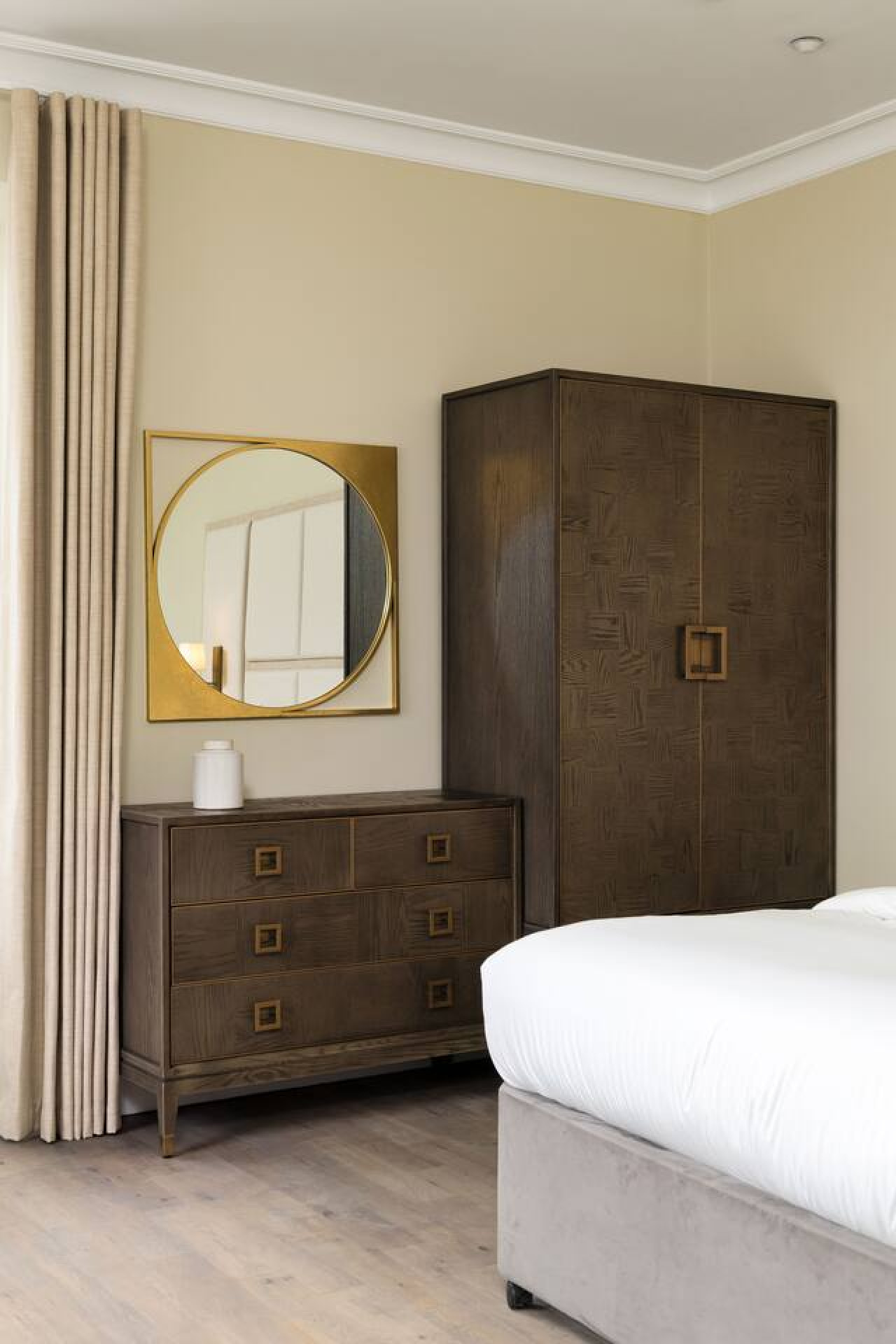 Luxury 4 Bed | Lift - Blythswood Square Apartment in 188 West Regent Street - Property image 17 - VivreStays