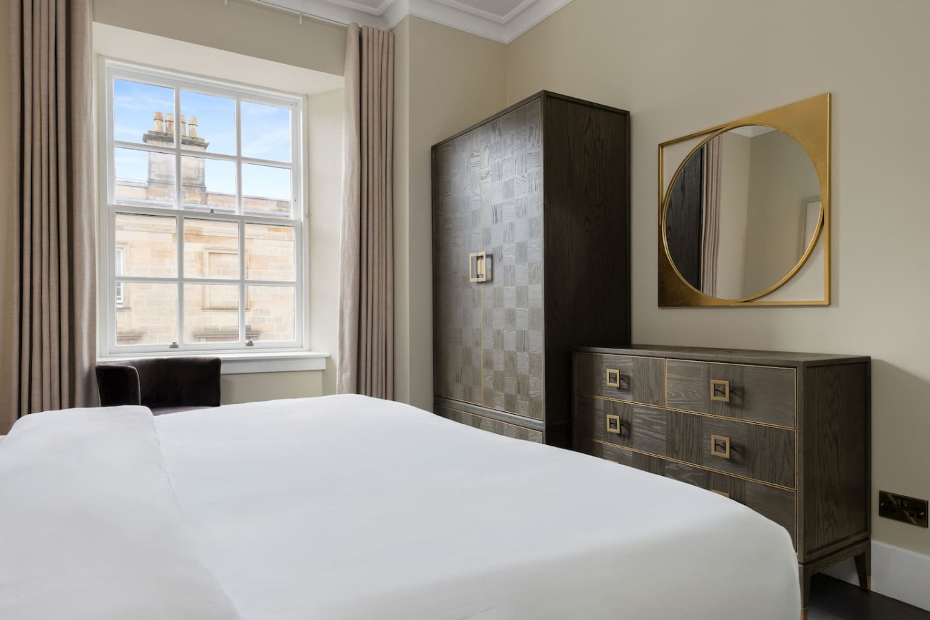 Luxury 4 Bed | Lift - Blythswood Square Apartment in 188 West Regent Street - Property image 52 - VivreStays