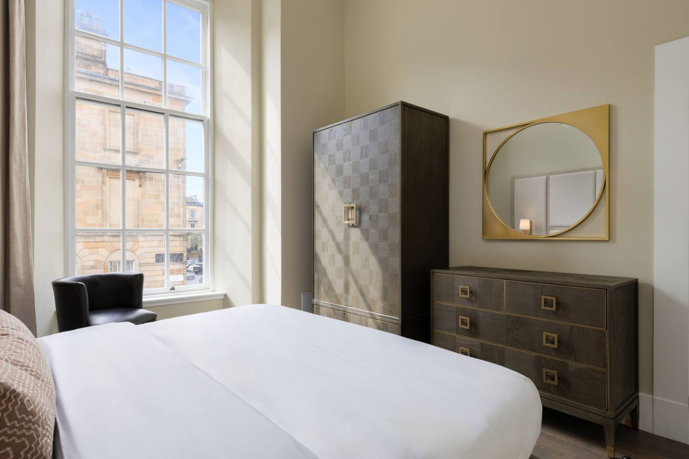 Luxury 4 Bed | Lift - Blythswood Square Apartment in 188 West Regent Street - Property image 57 - VivreStays