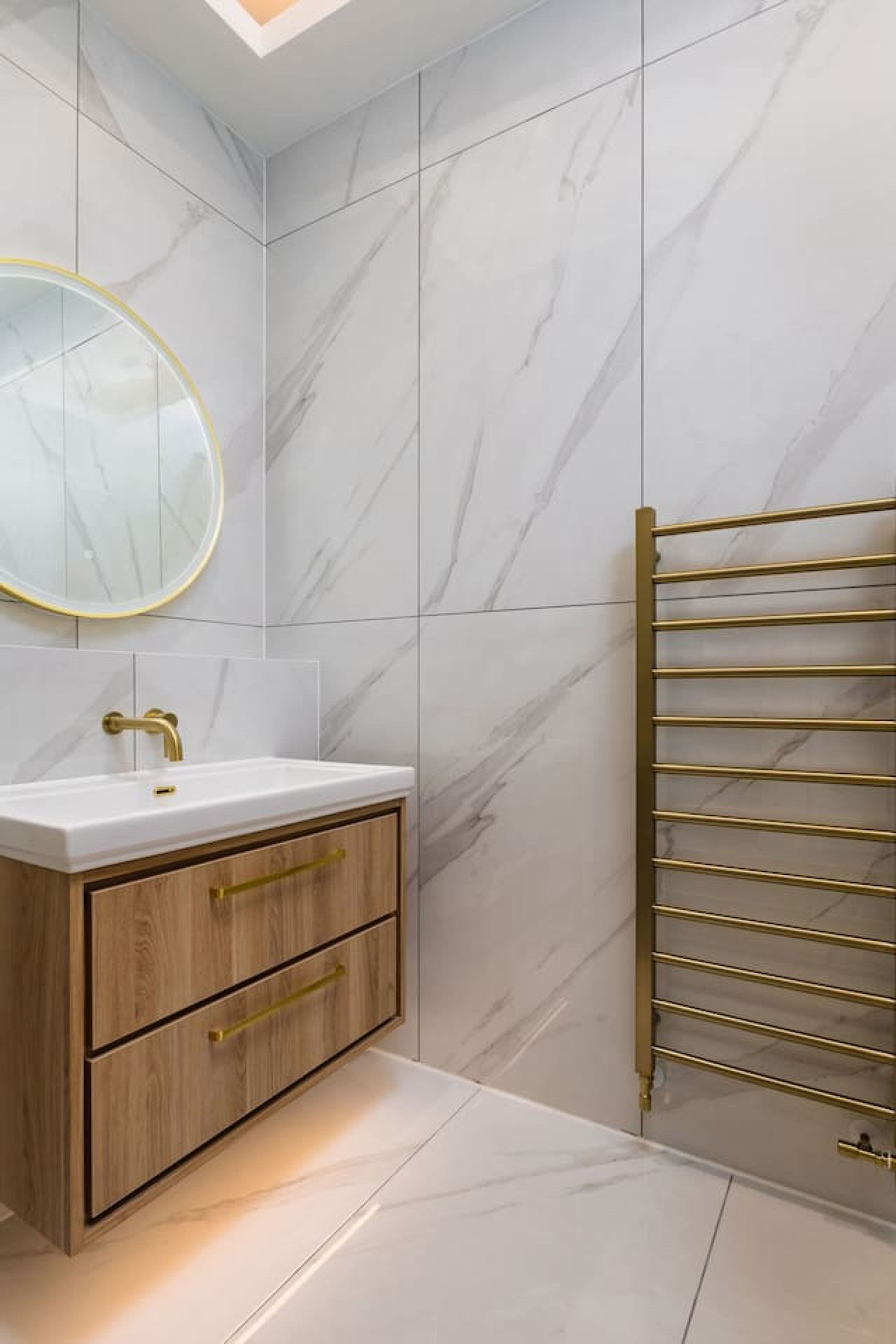 Luxury 4 Bed | Lift - Blythswood Square Apartment in 188 West Regent Street - Property image 61 - VivreStays