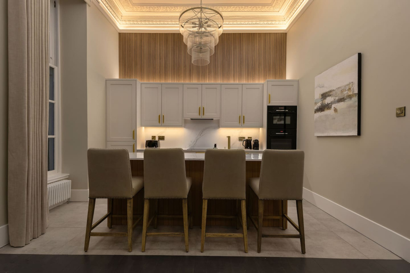 Luxury 4 Bed | Lift - Blythswood Square Apartment in 188 West Regent Street - Property image 13 - VivreStays