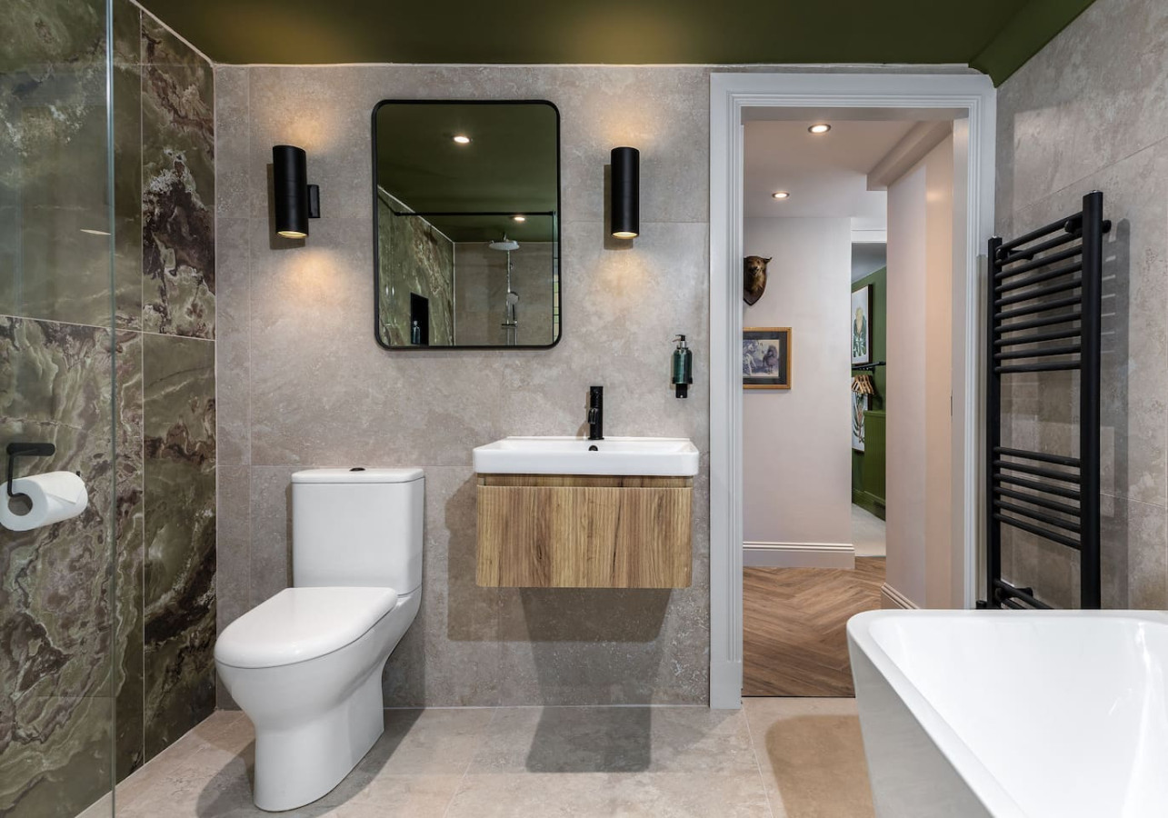 The Vorlich Suite at Munro Guest House in 14 Princes Street, Stirling, FK81HQ - Property image 18 - VivreStays