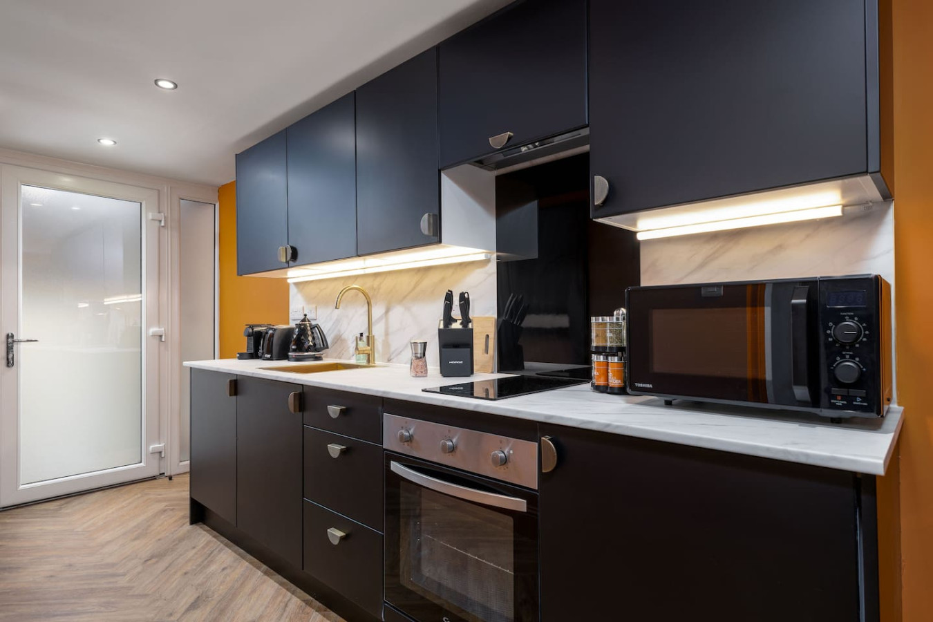 The Vorlich Suite at Munro Guest House in 14 Princes Street, Stirling, FK81HQ - Property image 22 - VivreStays