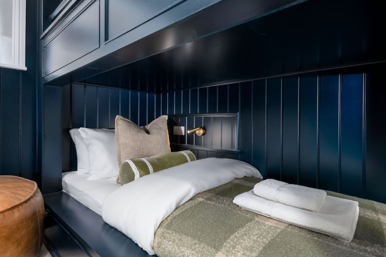 The Vorlich Suite at Munro Guest House in 14 Princes Street, Stirling, FK81HQ - Property image 10 - VivreStays