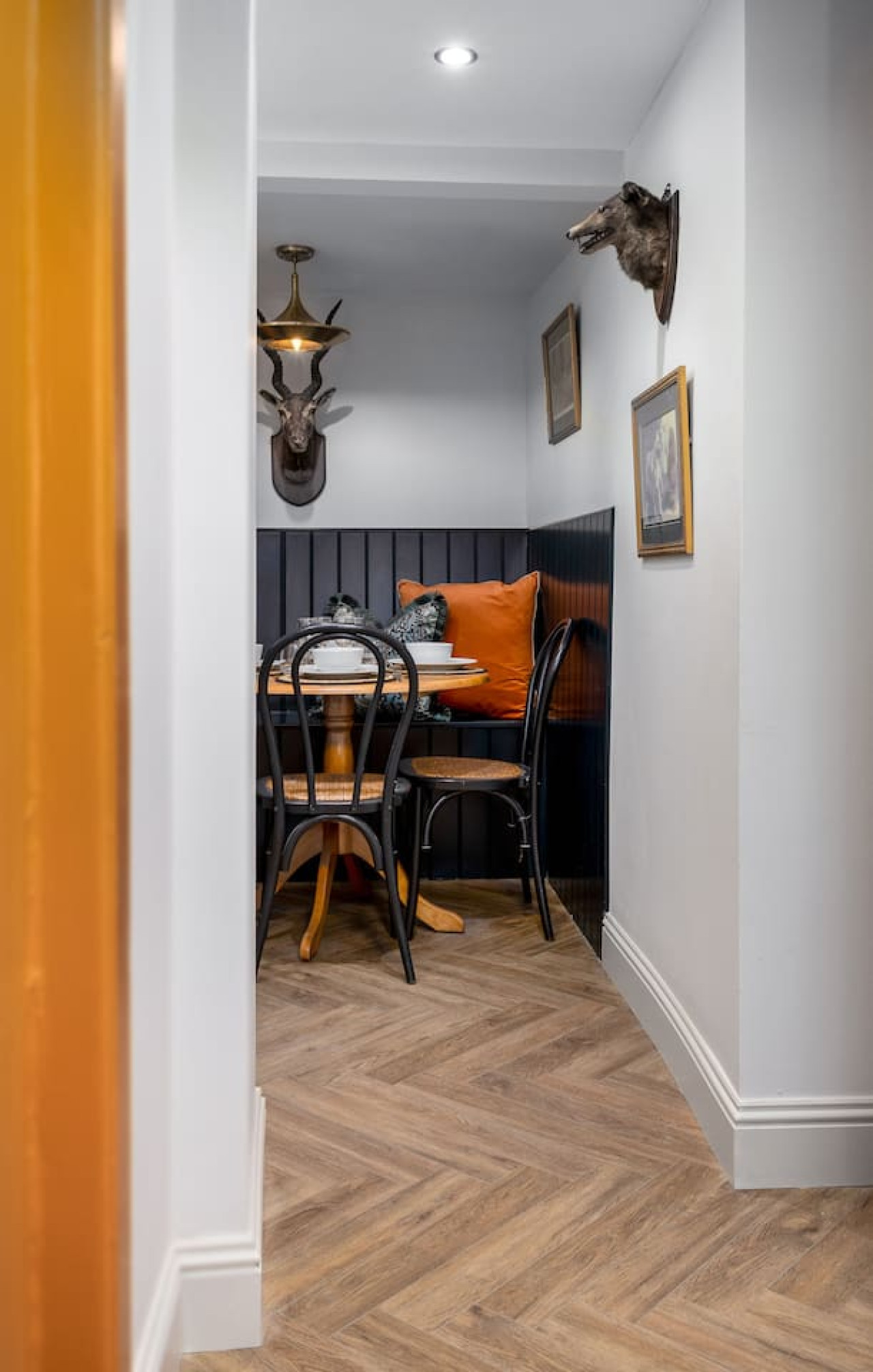 The Vorlich Suite at Munro Guest House in 14 Princes Street, Stirling, FK81HQ - Property image 26 - VivreStays