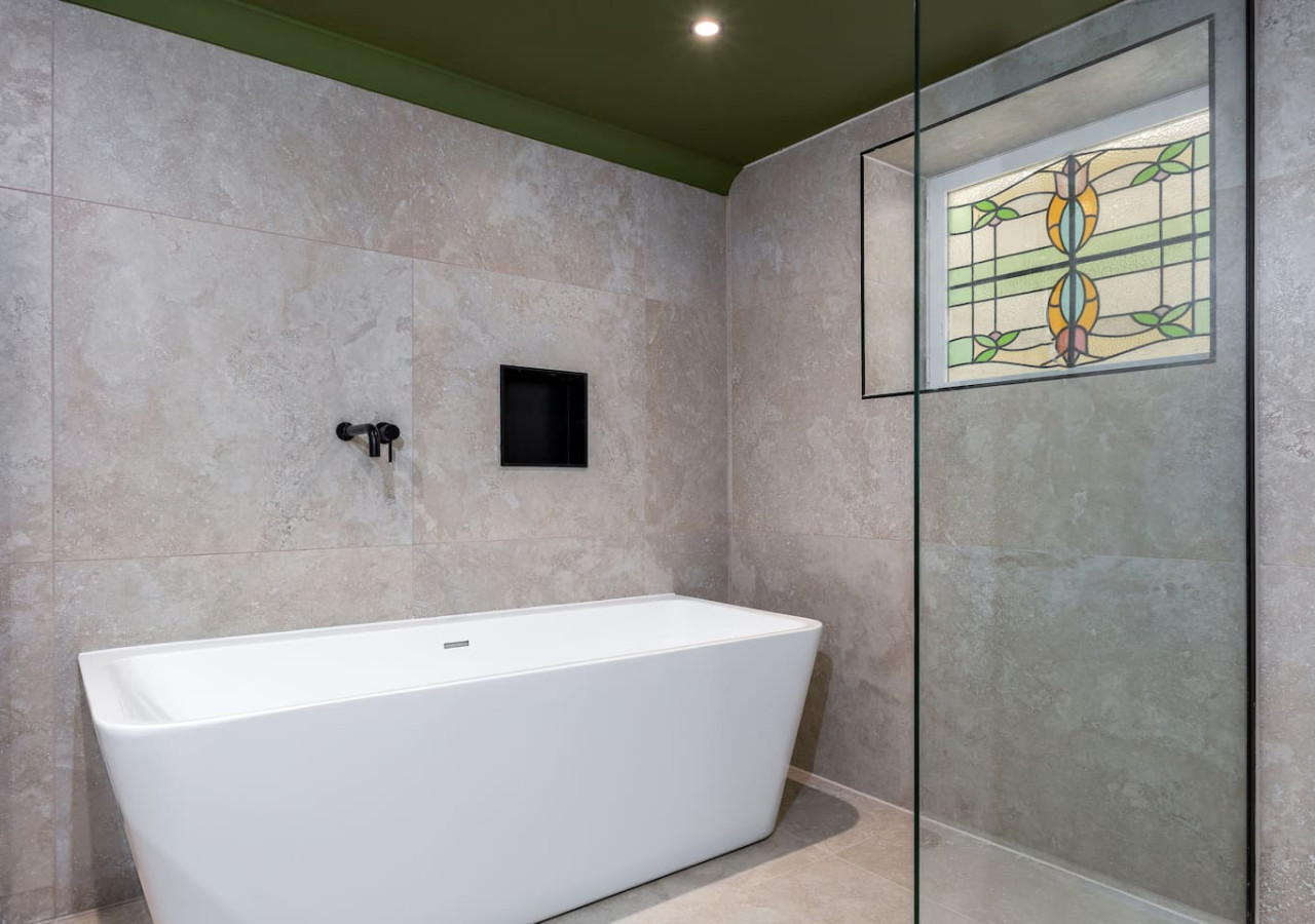 The Vorlich Suite at Munro Guest House in 14 Princes Street, Stirling, FK81HQ - Property image 20 - VivreStays