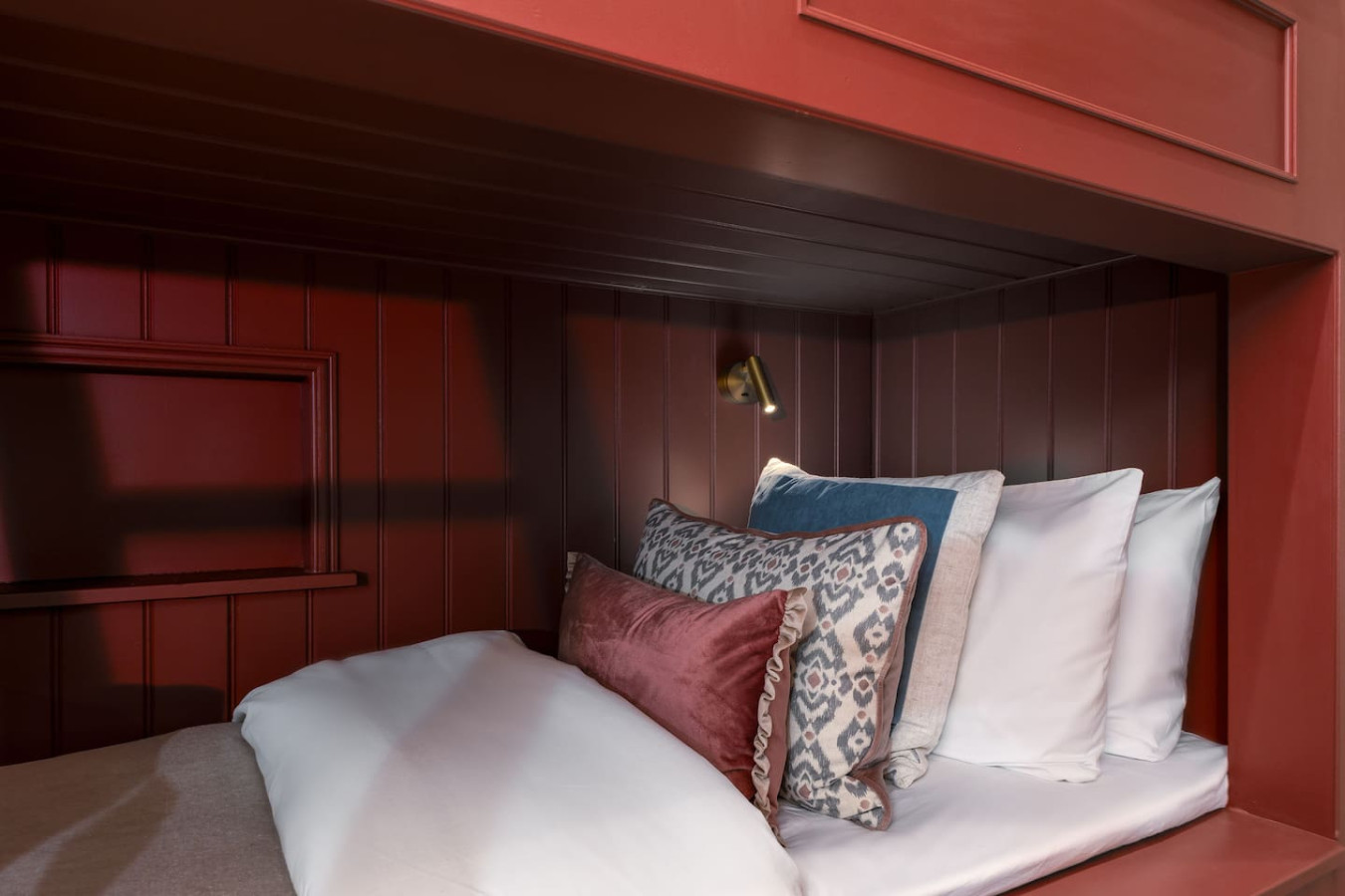 The Nevis Suite at Munro Guest House in 14 Princes Street, Stirling, FK81HQ - Property image 21 - VivreStays