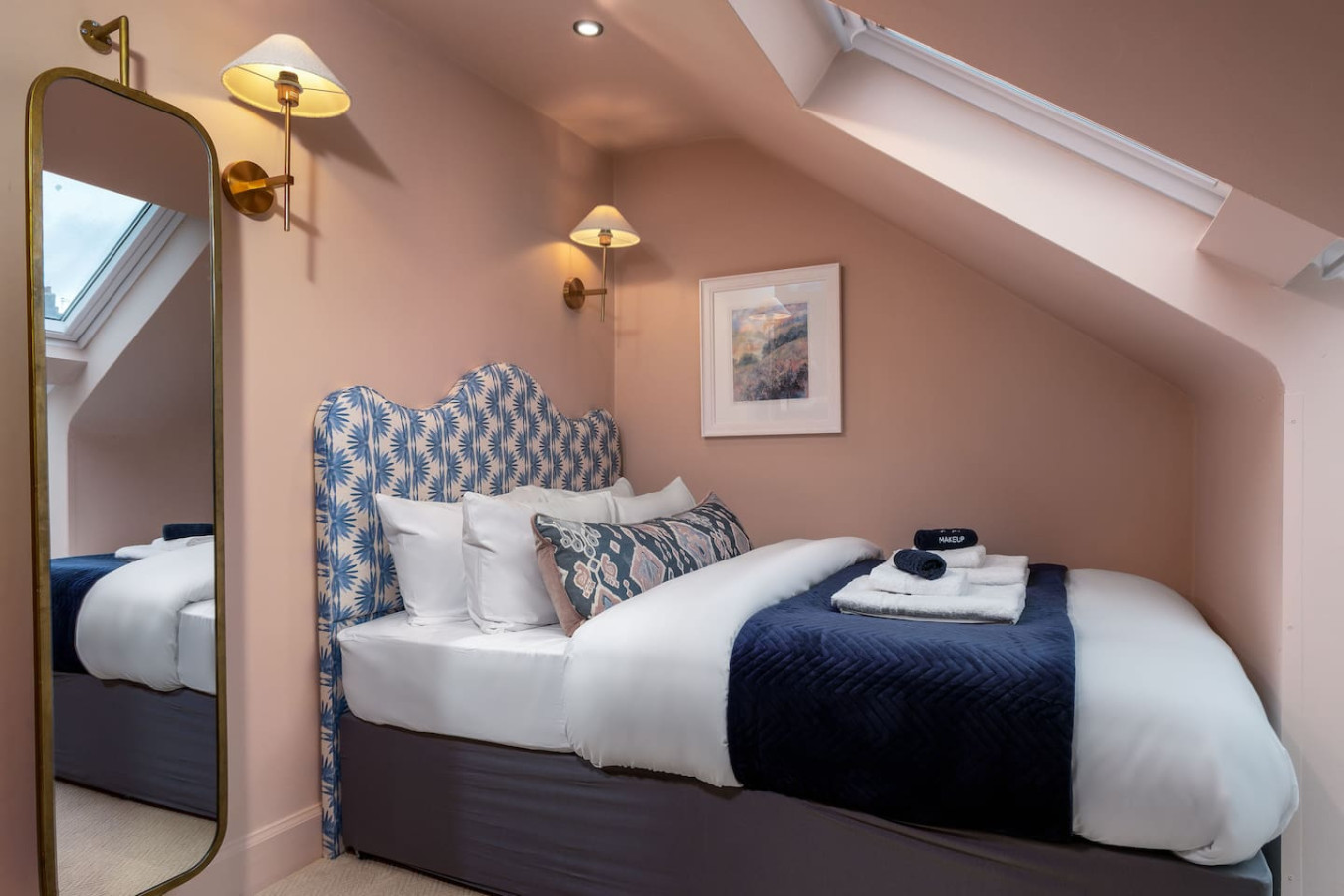 The Nevis Suite at Munro Guest House in 14 Princes Street, Stirling, FK81HQ - Property image 4 - VivreStays