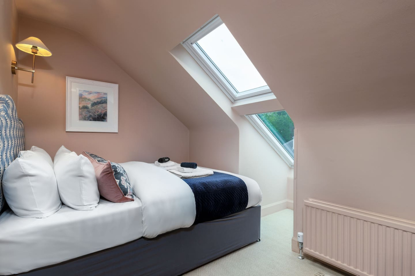 The Nevis Suite at Munro Guest House in 14 Princes Street, Stirling, FK81HQ - Property image 19 - VivreStays
