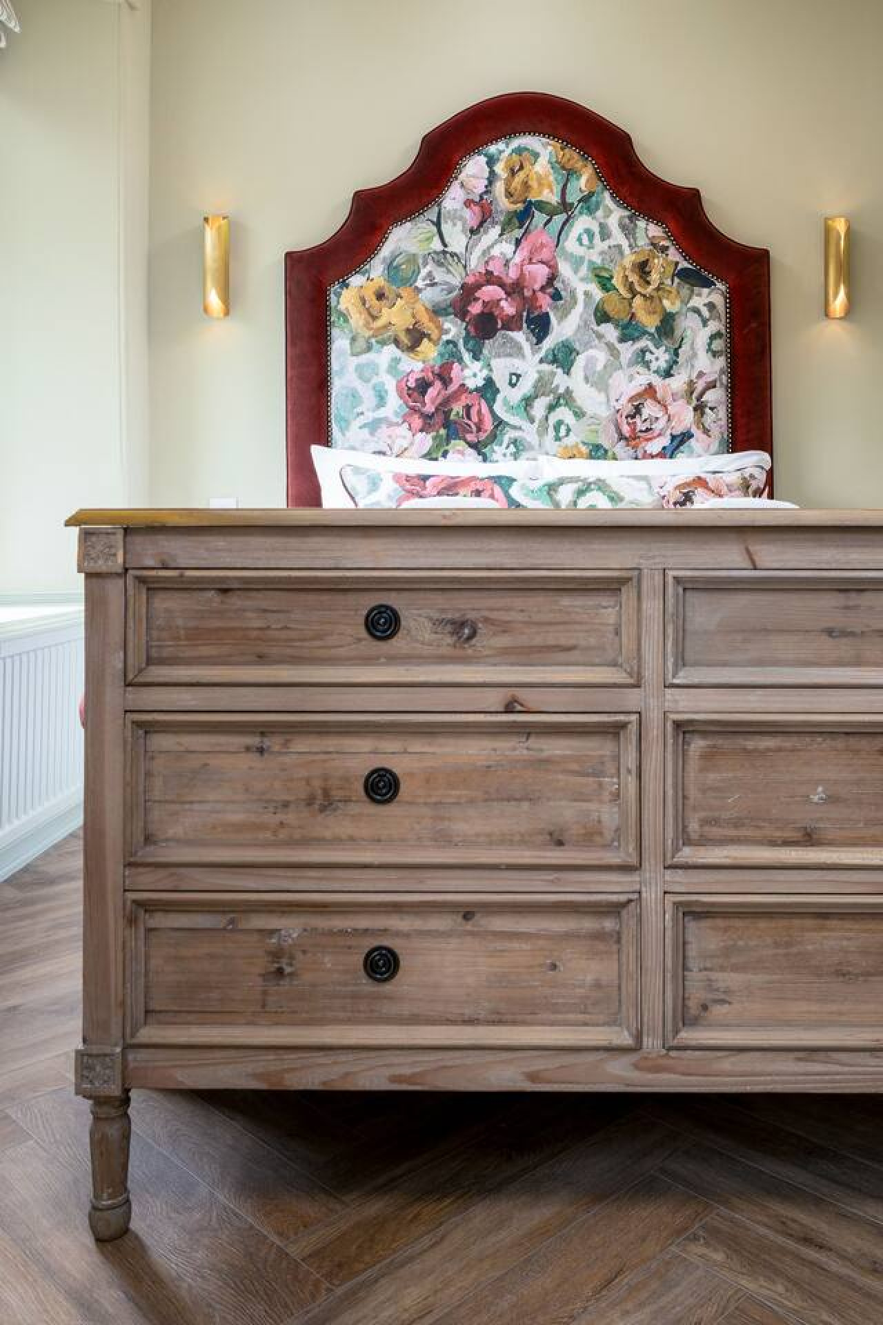 The Schiehallion Studio at Munro Guest House in 14 Princes Street, Stirling, FK81HQ - Property image 8 - VivreStays