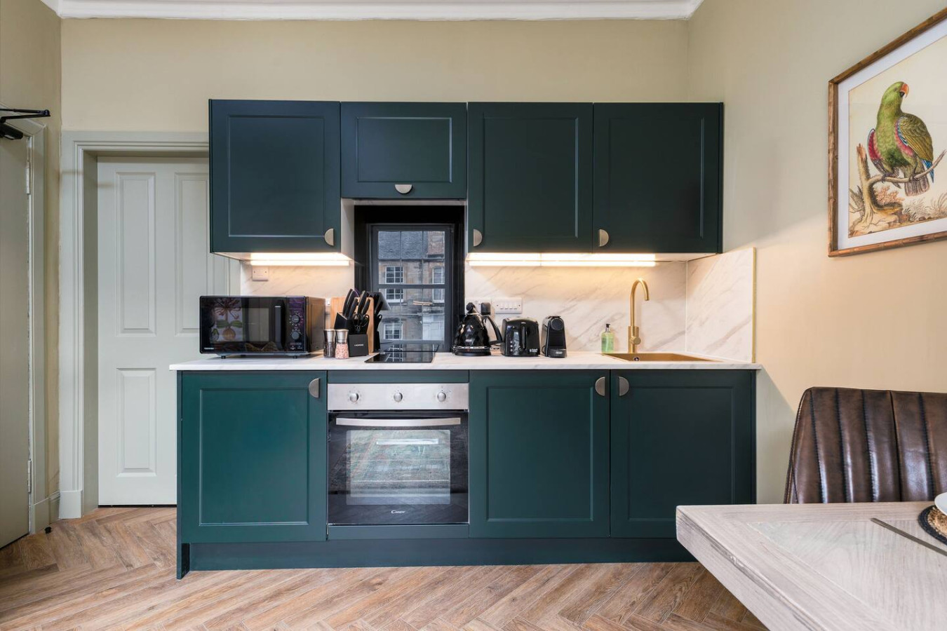 The Schiehallion Studio at Munro Guest House in 14 Princes Street, Stirling, FK81HQ - Property image 4 - VivreStays