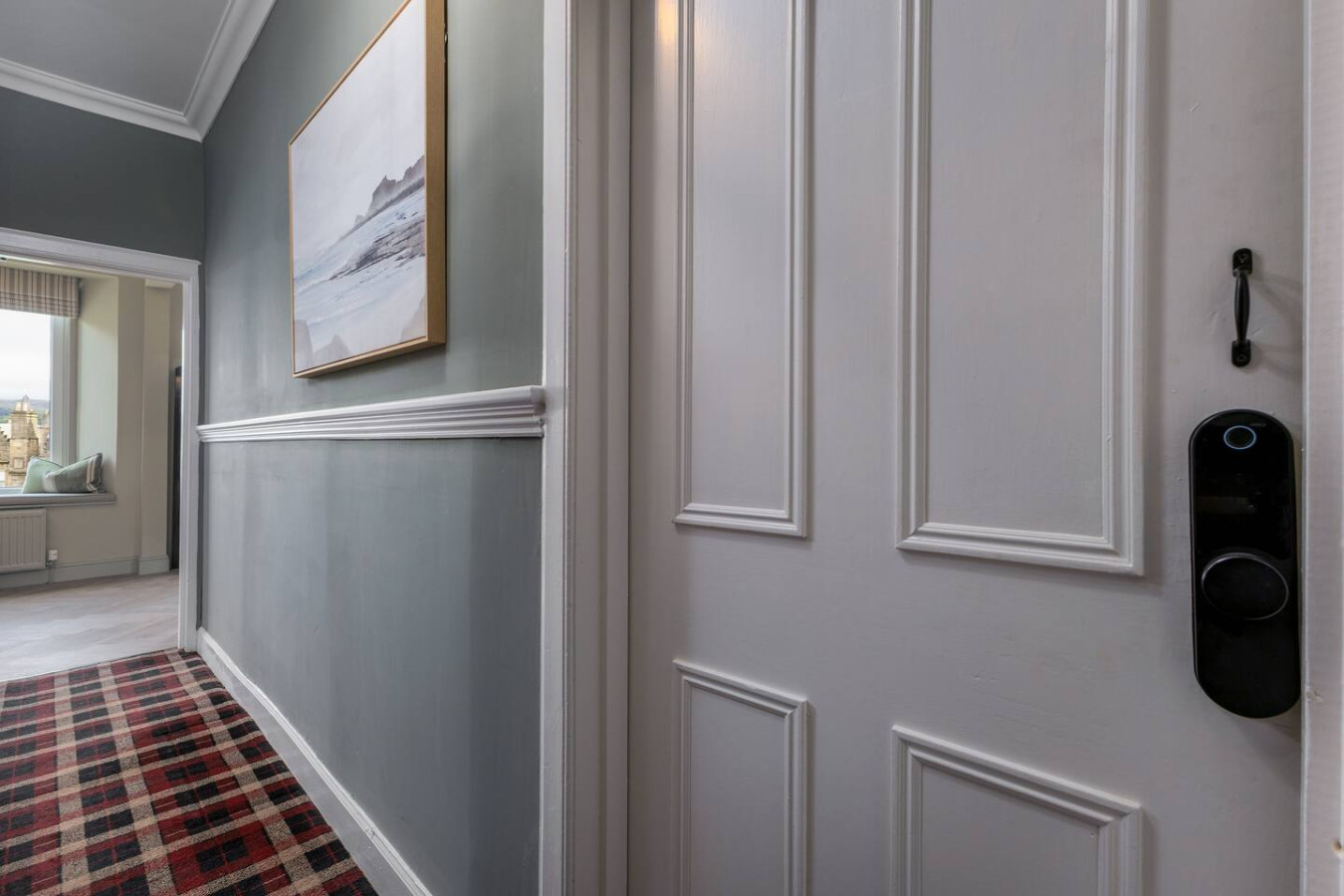 The Schiehallion Studio at Munro Guest House in 14 Princes Street, Stirling, FK81HQ - Property image 15 - VivreStays