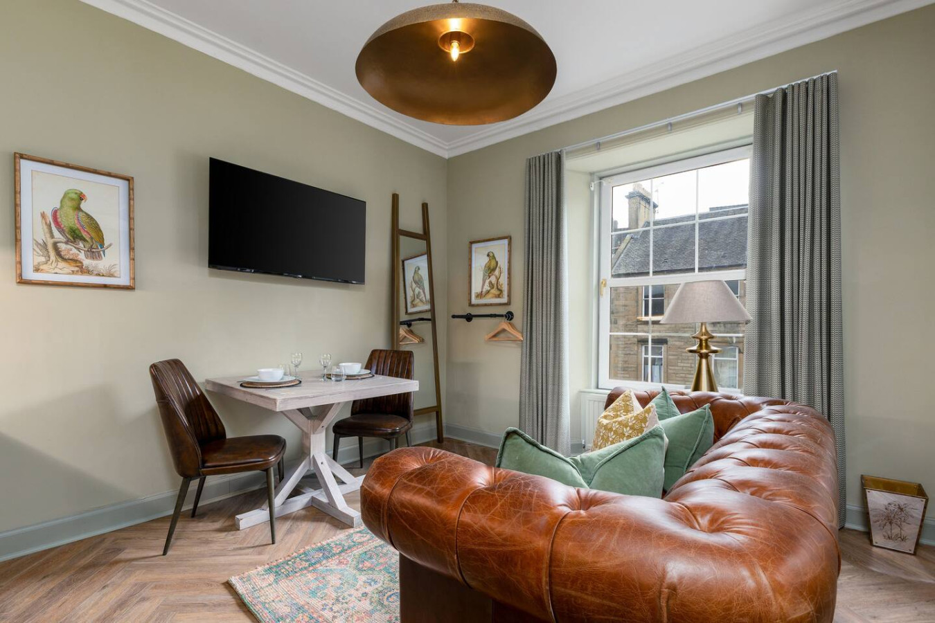 The Schiehallion Studio at Munro Guest House in 14 Princes Street, Stirling, FK81HQ - Property image 10 - VivreStays