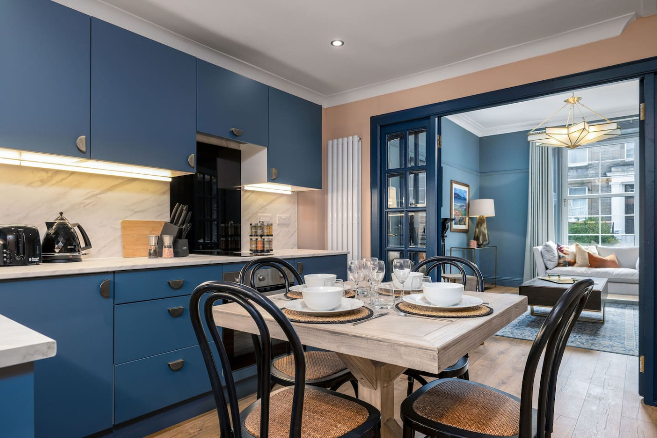 The Macdui Master Suite at Munro Guest House in 14 Princes Street, Stirling, FK81HQ - Property image 24 - VivreStays