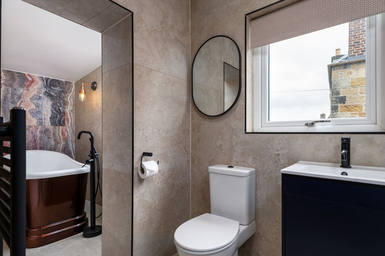The Macdui Master Suite at Munro Guest House in 14 Princes Street, Stirling, FK81HQ - Property image 20 - VivreStays
