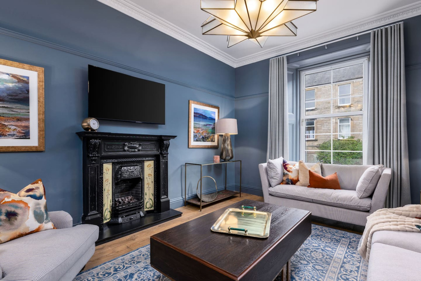 The Macdui Master Suite at Munro Guest House in 14 Princes Street, Stirling, FK81HQ - Property image 6 - VivreStays
