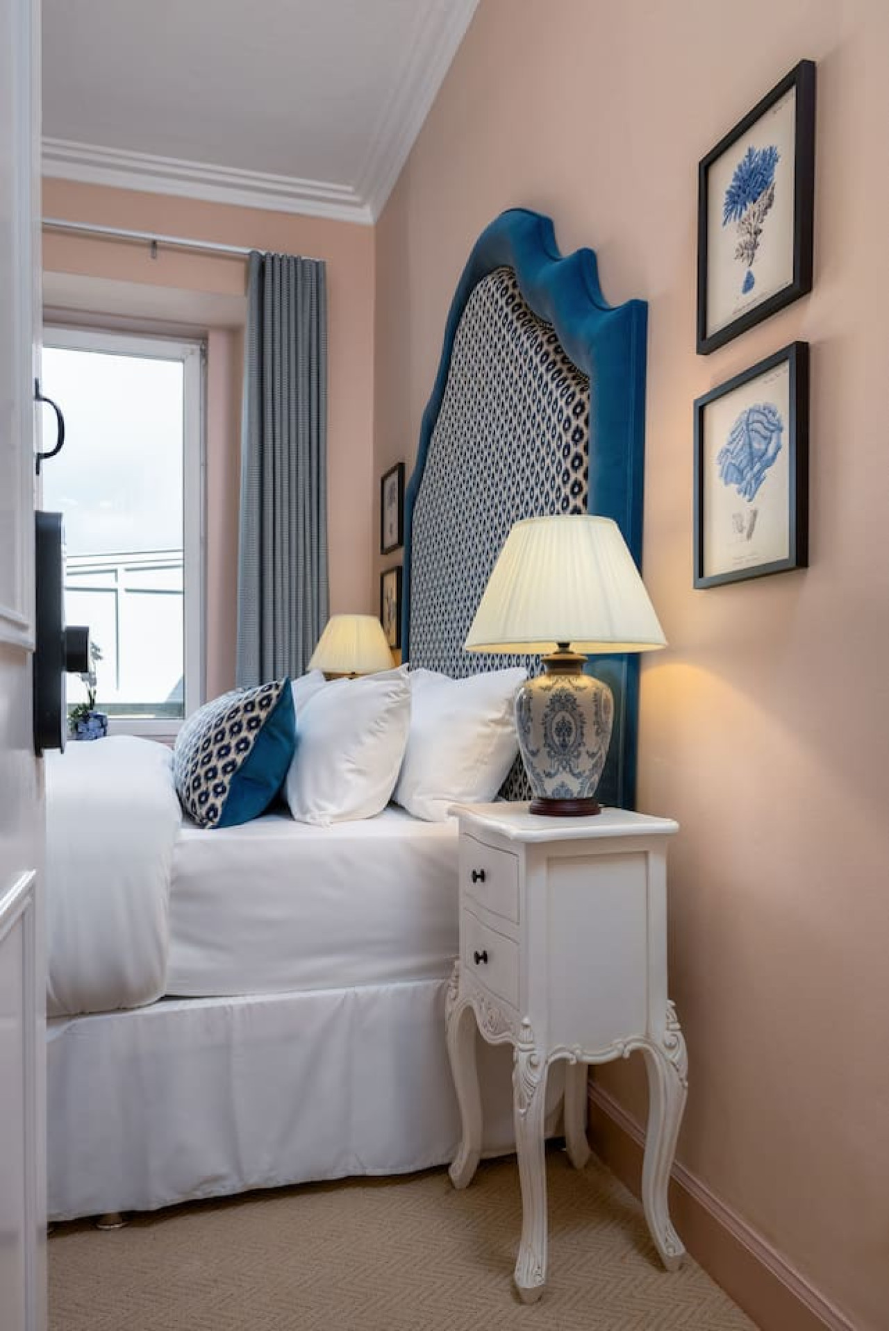 The Corrie Room at Munro Guest House in 14 Princes Street, Stirling, FK81HQ - Property image 8 - VivreStays