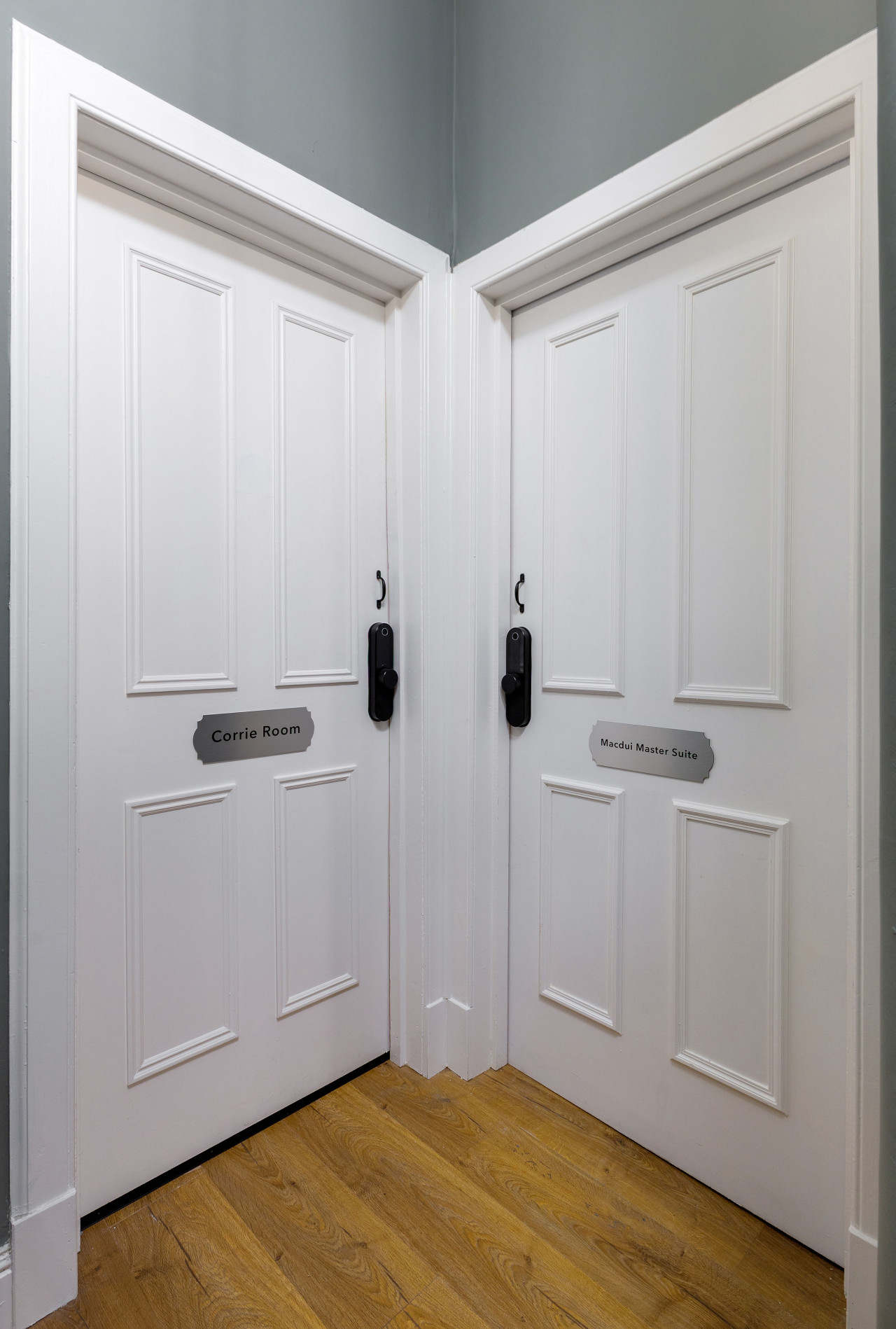 The Corrie Room at Munro Guest House in 14 Princes Street, Stirling, FK81HQ - Property image 11 - VivreStays