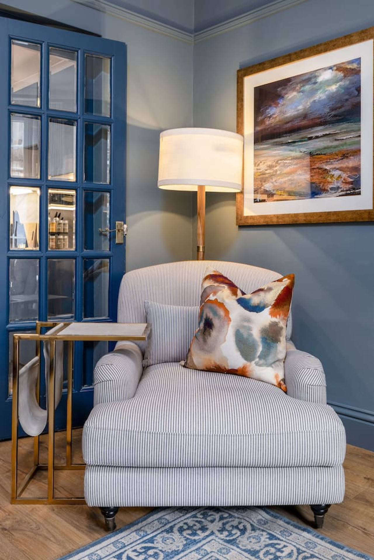 Macdui & Corrie Apartment at Munro Guest House in 14 Princes Street, Stirling, FK81HQ - Property image 11 - VivreStays