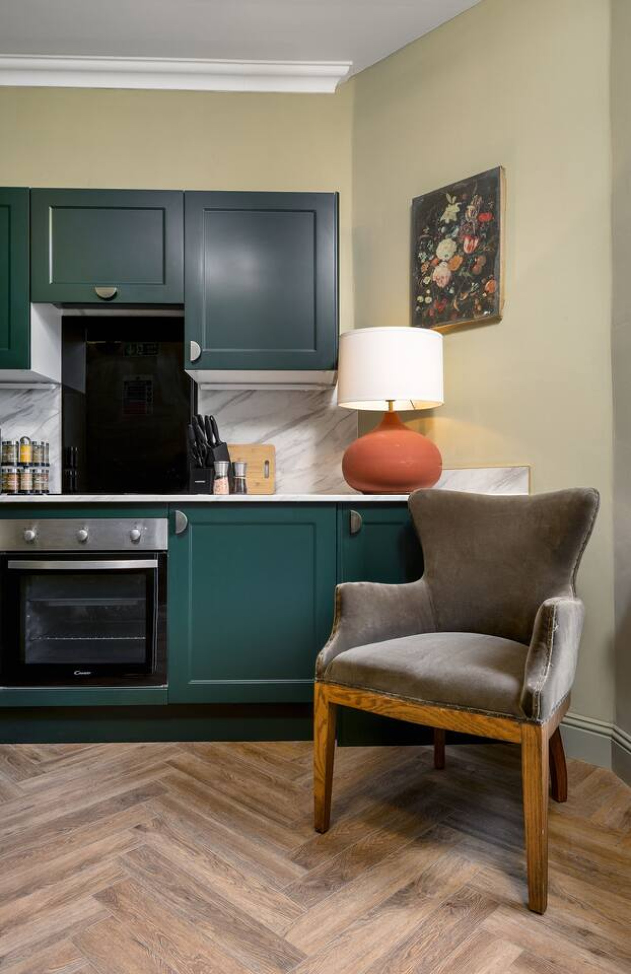 The Dumyat Studio at Munro Guest in 14 Princes Street, Stirling, FK81HQ - Property image 6 - VivreStays
