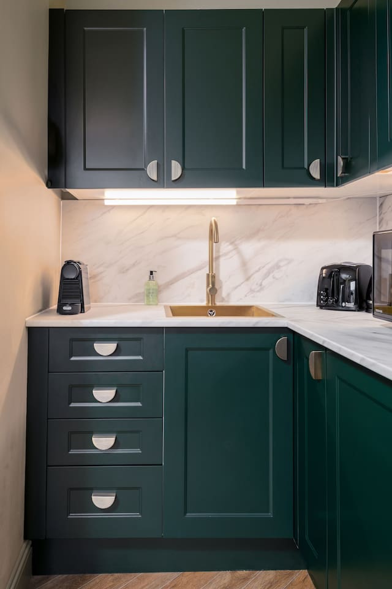 The Dumyat Studio at Munro Guest in 14 Princes Street, Stirling, FK81HQ - Property image 4 - VivreStays