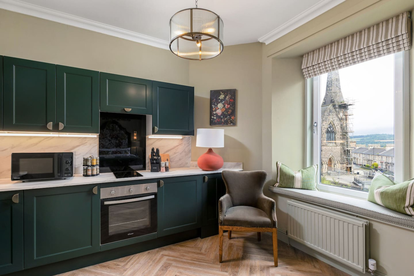The Dumyat Studio at Munro Guest in 14 Princes Street, Stirling, FK81HQ - Property image 2 - VivreStays