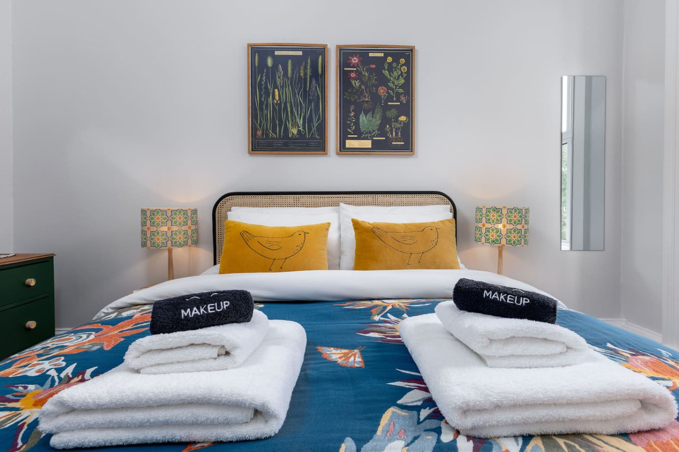 Stirling Retreat - Quirky Décor, Fireplace & Charm in 10 Pitt Terrace, Flat B, Stirling, FK82EZ - Property image 11 - VivreStays