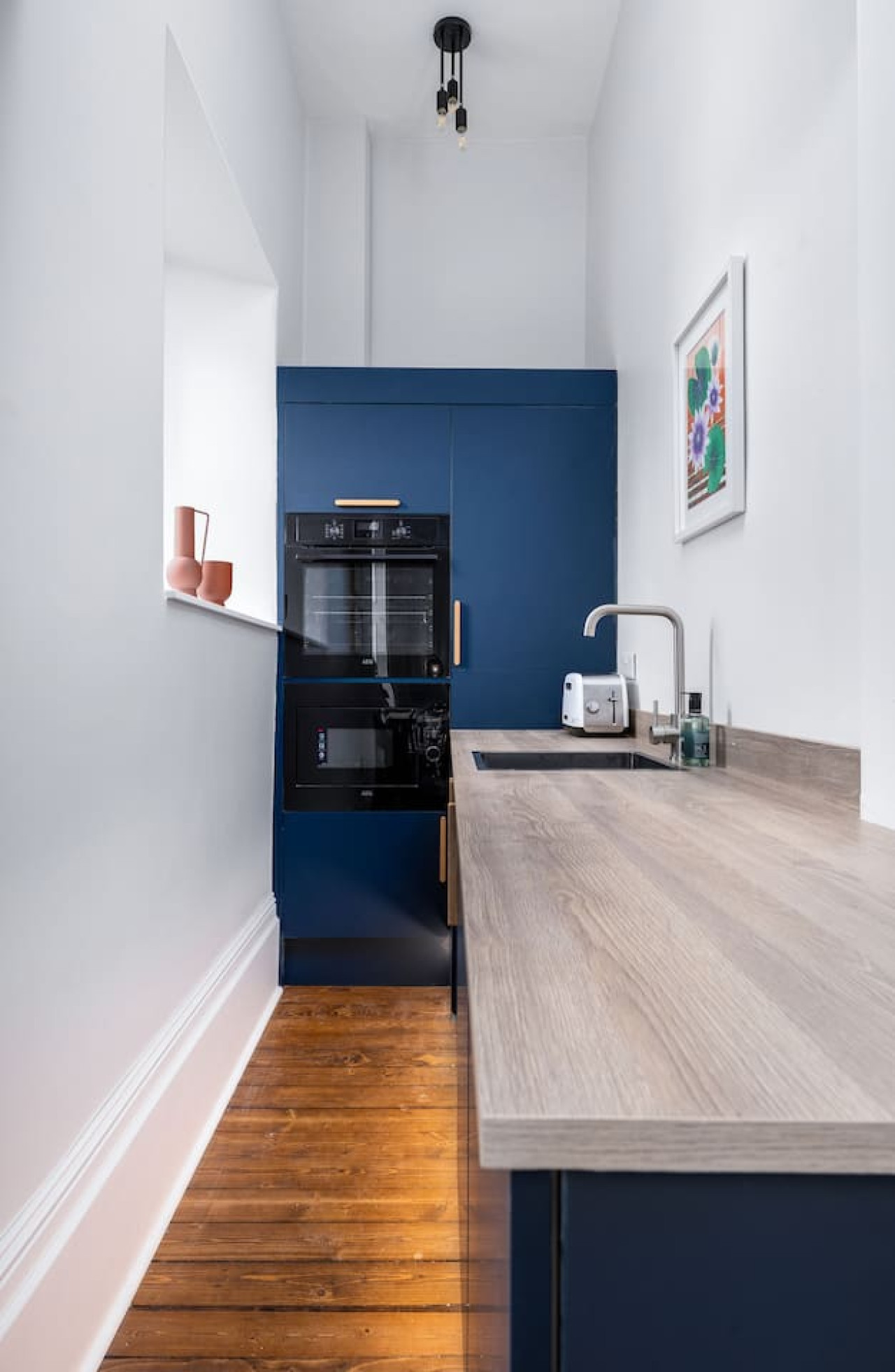 Stirling Retreat - Quirky Décor, Fireplace & Charm in 10 Pitt Terrace, Flat B, Stirling, FK82EZ - Property image 6 - VivreStays