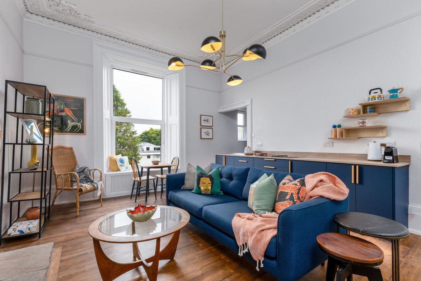 Stirling Retreat - Quirky Décor, Fireplace & Charm in 10 Pitt Terrace, Flat B, Stirling, FK82EZ - Property image 19 - VivreStays