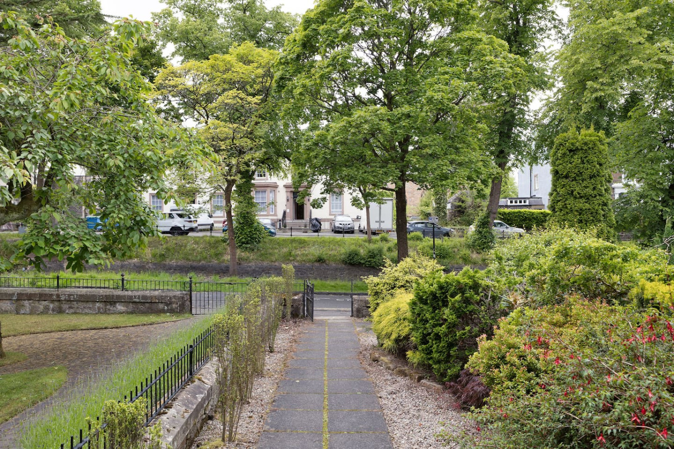 Stirling Retreat - Quirky Décor, Fireplace & Charm in 10 Pitt Terrace, Flat B, Stirling, FK82EZ - Property image 61 - VivreStays