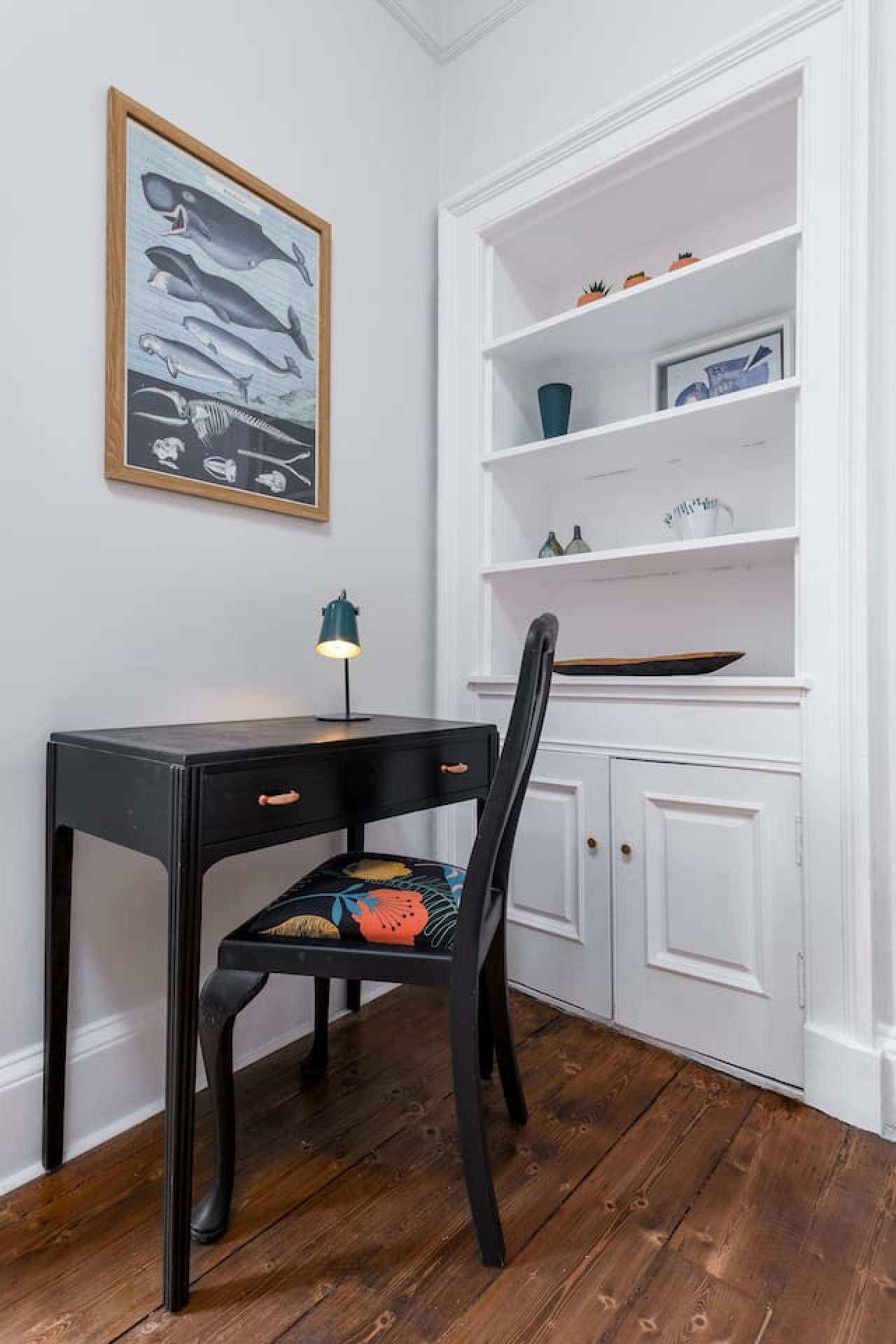 Stirling Retreat - Quirky Décor, Fireplace & Charm in 10 Pitt Terrace, Flat B, Stirling, FK82EZ - Property image 28 - VivreStays