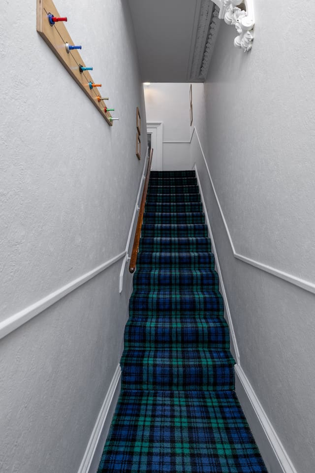 Stirling Retreat - Quirky Décor, Fireplace & Charm in 10 Pitt Terrace, Flat B, Stirling, FK82EZ - Property image 55 - VivreStays