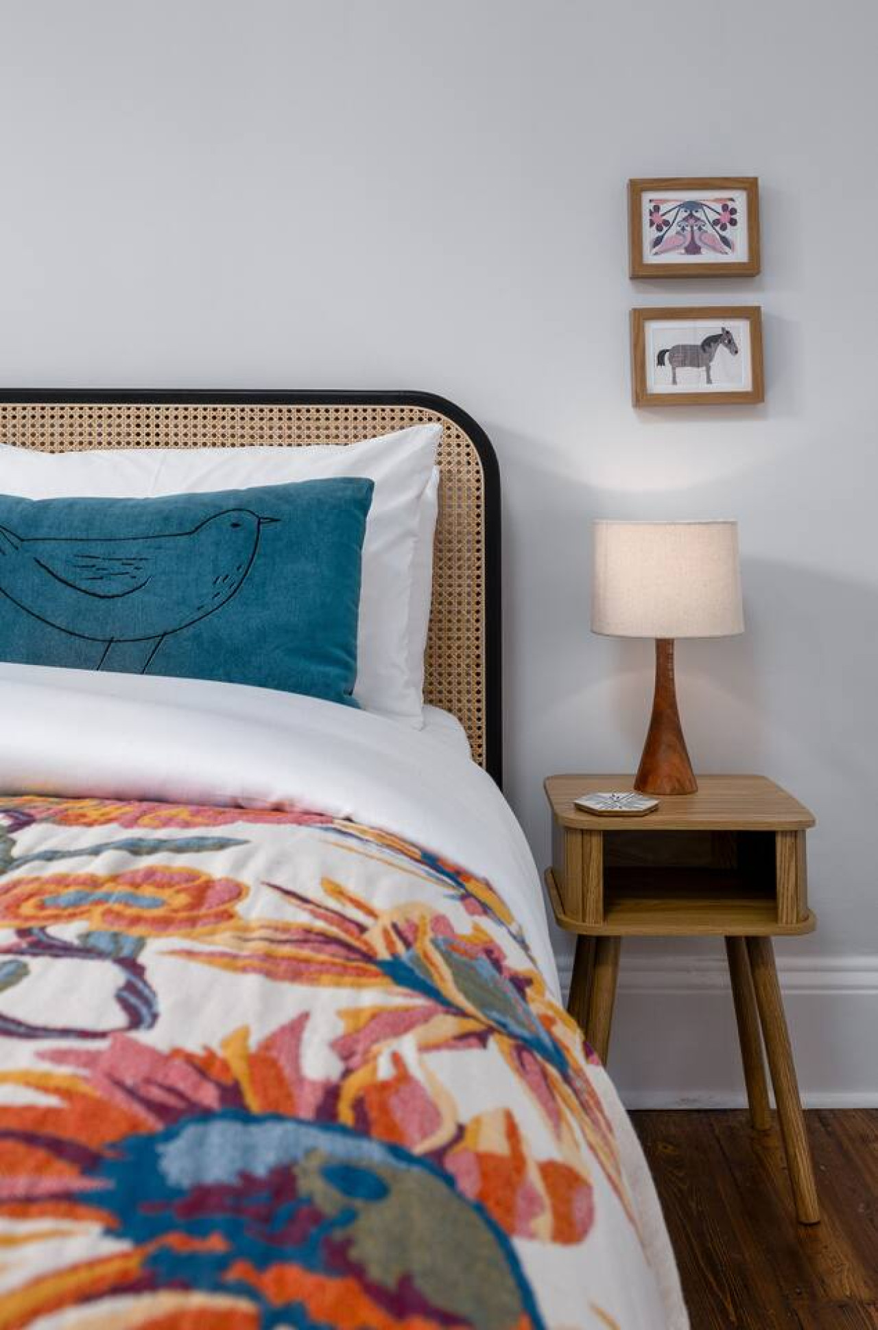 Stirling Retreat - Quirky Décor, Fireplace & Charm in 10 Pitt Terrace, Flat B, Stirling, FK82EZ - Property image 35 - VivreStays
