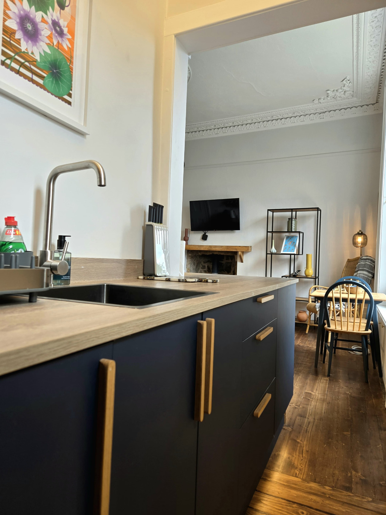 Stirling Retreat - Quirky Décor, Fireplace & Charm in 10 Pitt Terrace, Flat B, Stirling, FK82EZ - Property image 47 - VivreStays