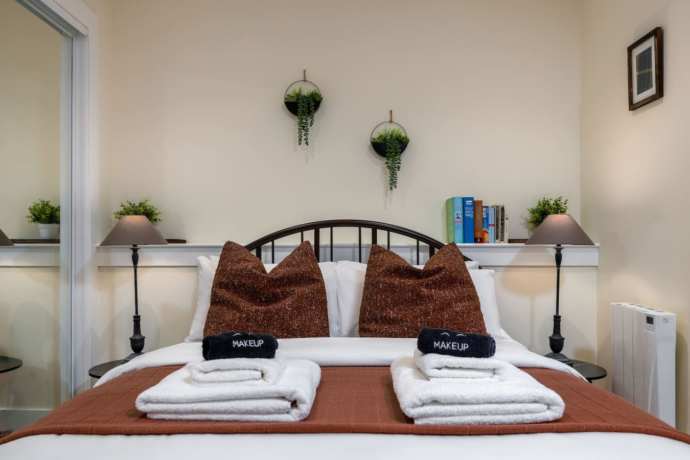 Stirling's Hidden & Tranquil Studio Apartment in 14F Upper Craigs, Stirling, FK8 2DG - Property image 13 - VivreStays