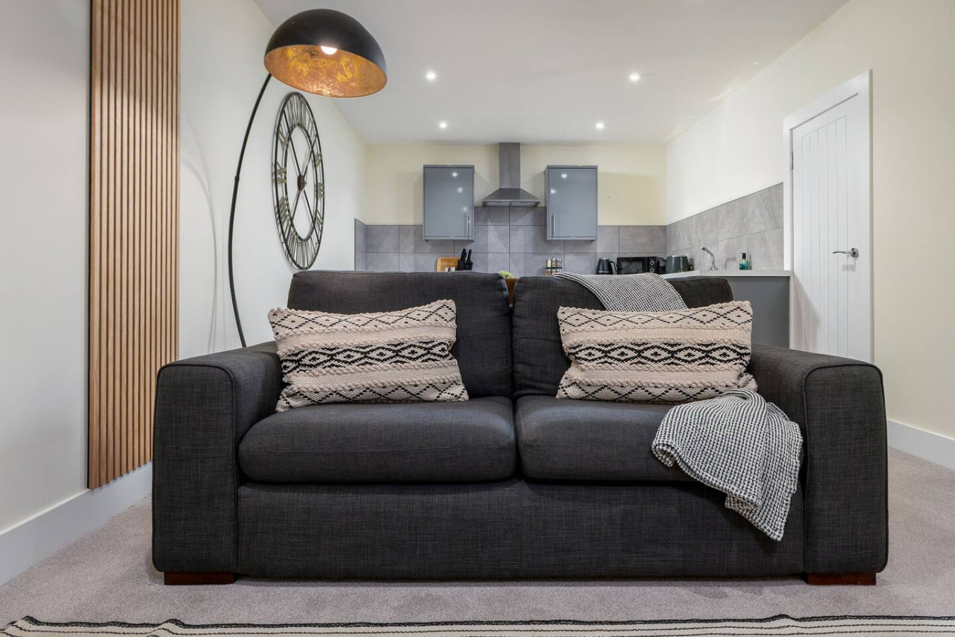 Stirling's Hidden & Tranquil Studio Apartment in 14F Upper Craigs, Stirling, FK8 2DG - Property image 7 - VivreStays