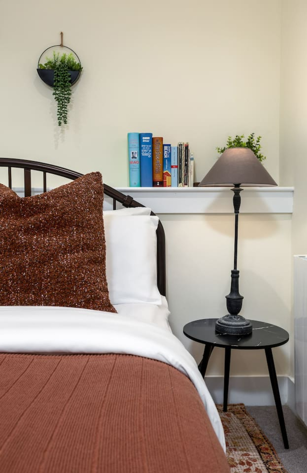 Stirling's Hidden & Tranquil Studio Apartment in 14F Upper Craigs, Stirling, FK8 2DG - Property image 14 - VivreStays
