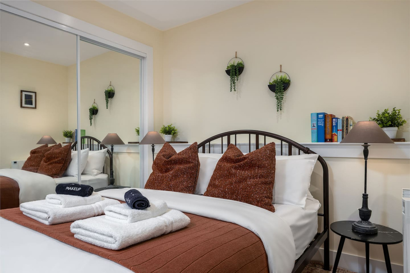 Stirling's Hidden & Tranquil Studio Apartment in 14F Upper Craigs, Stirling, FK8 2DG - Property image 2 - VivreStays