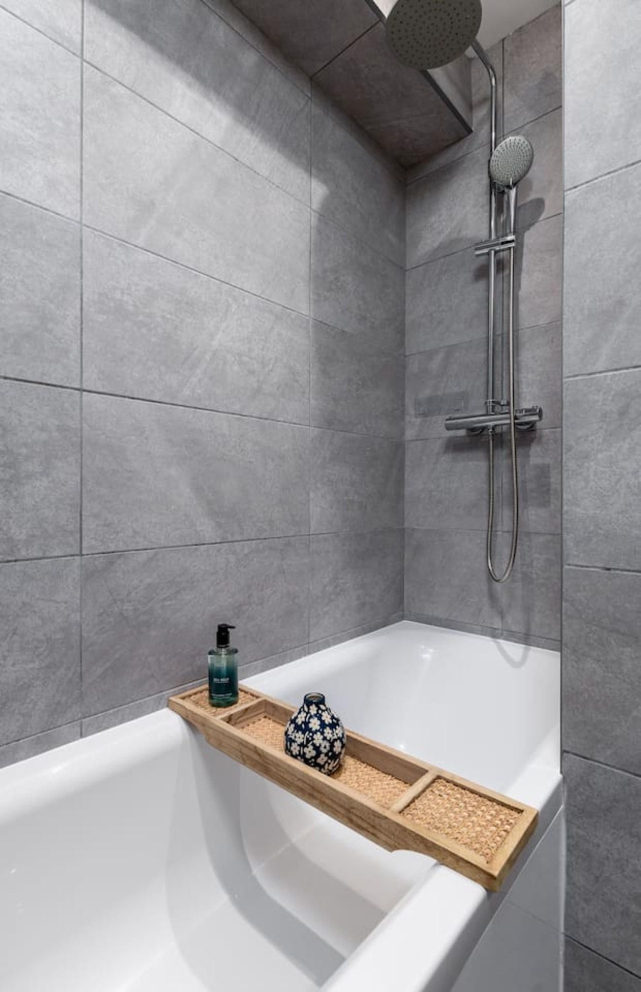 Stirling's Hidden & Tranquil Studio Apartment in 14F Upper Craigs, Stirling, FK8 2DG - Property image 4 - VivreStays