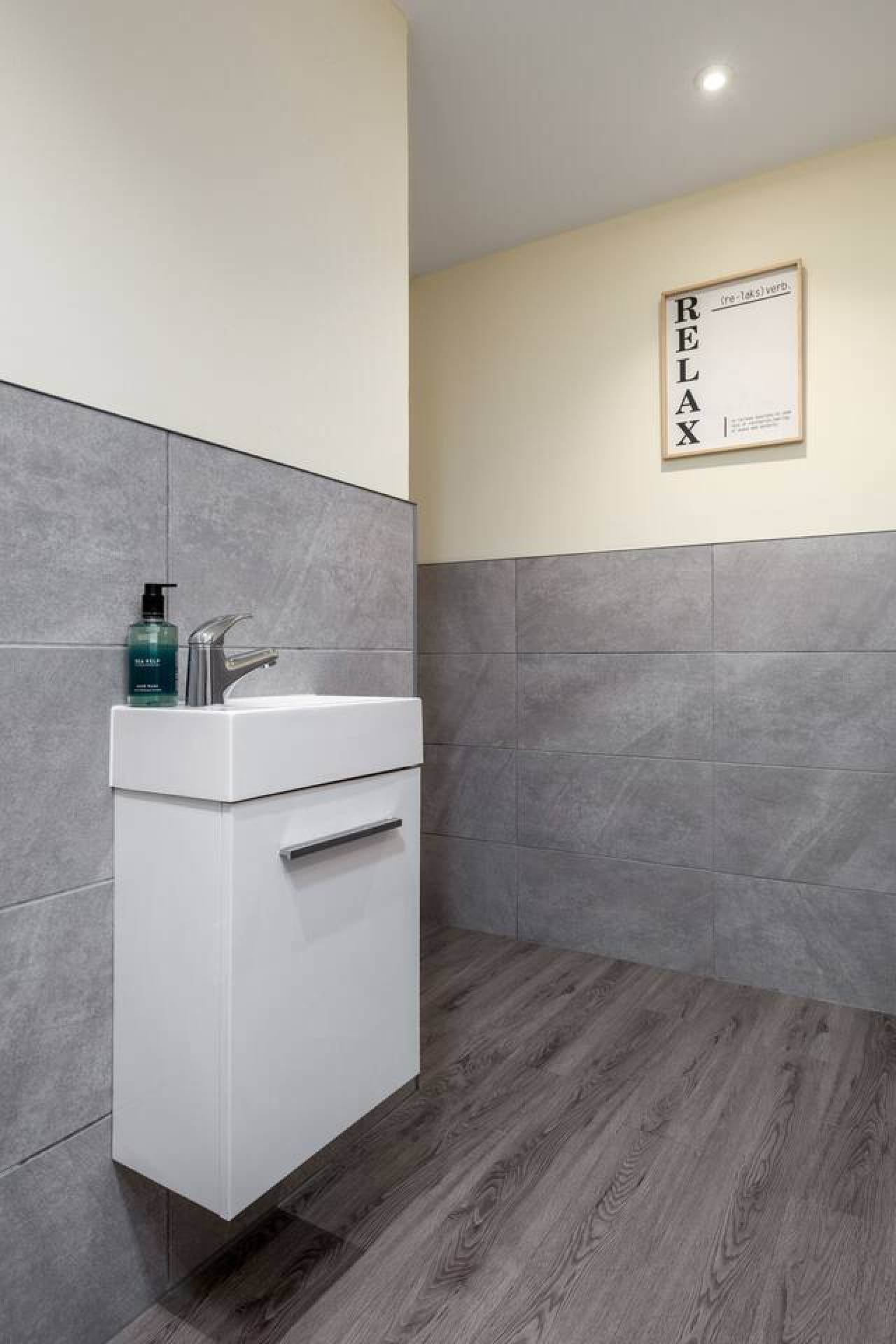 Stirling's Hidden & Tranquil Studio Apartment in 14F Upper Craigs, Stirling, FK8 2DG - Property image 23 - VivreStays