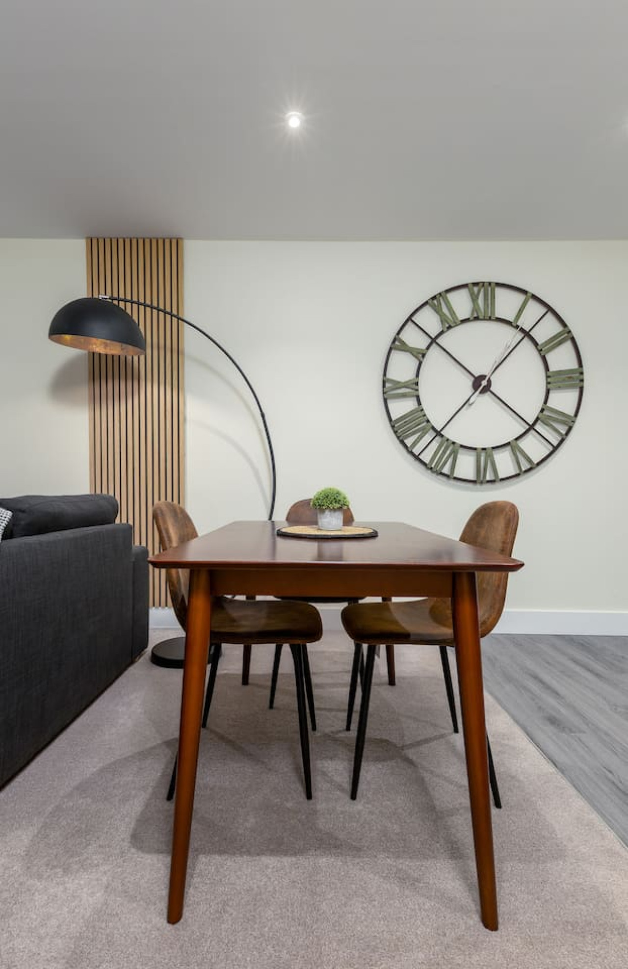 Stirling's Hidden & Tranquil Studio Apartment in 14F Upper Craigs, Stirling, FK8 2DG - Property image 10 - VivreStays